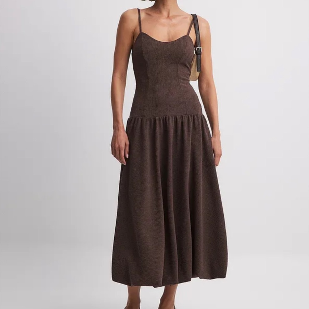 NA-KD - Brown midi bubble dress (L)